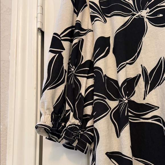 Belle by Kim Gravel Black Floral Blouse - Picture 4 of 5